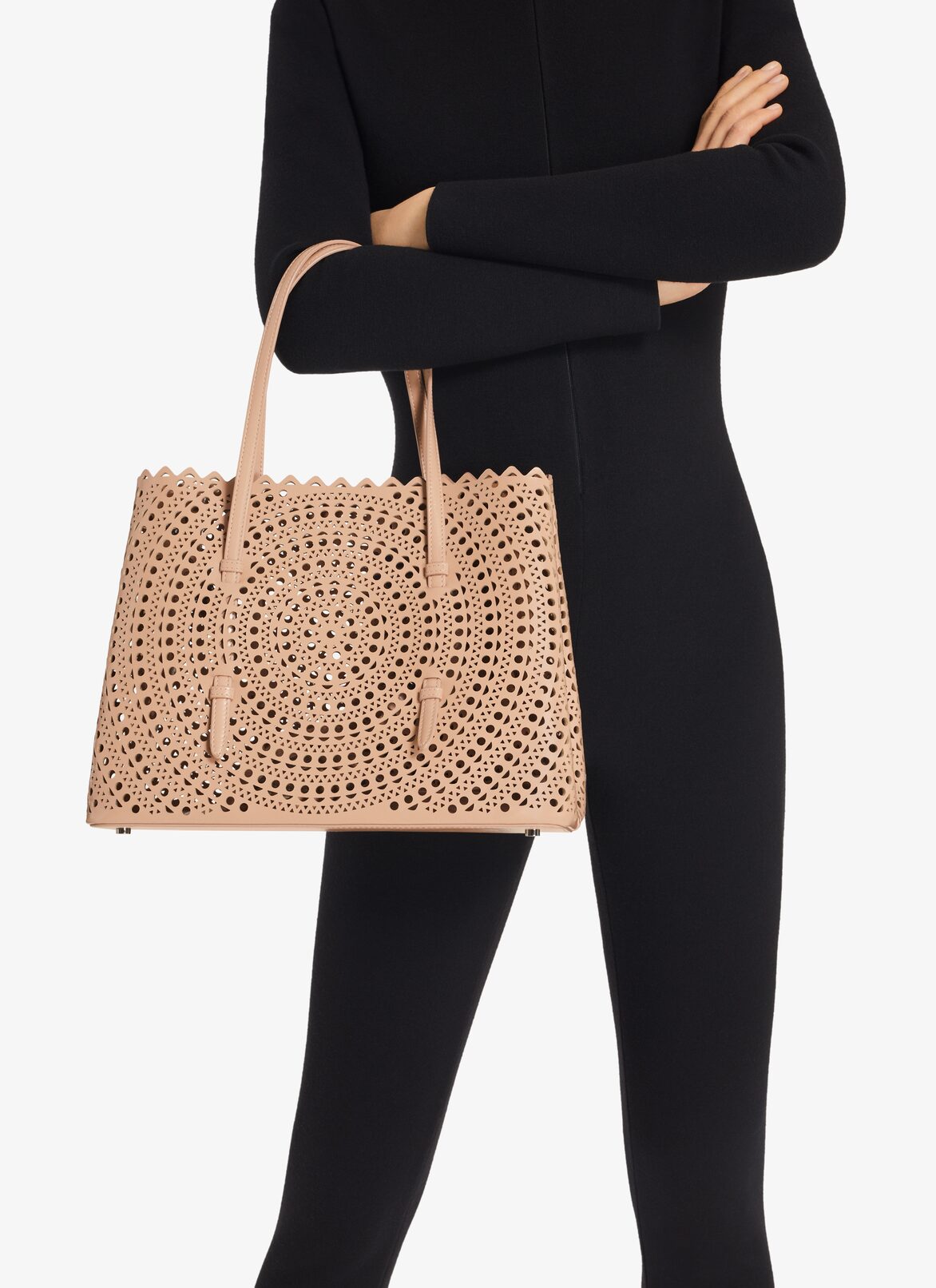 MINA 32 BAG IN VIENNE CALFSKIN ALAÏA SANDY MINA 32 BAG IN VIENNE CALFSKIN